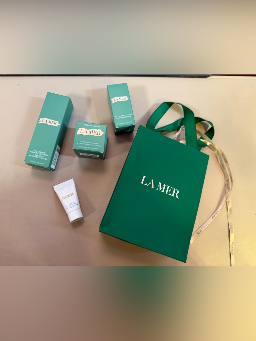 LA MER CLEANSER,SERUM, LOTION & MOSTIRUZIER SAMPLE SET NWT